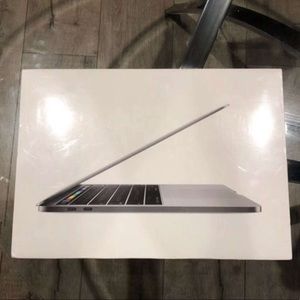 Macbook Pro 2018 with Touchbar